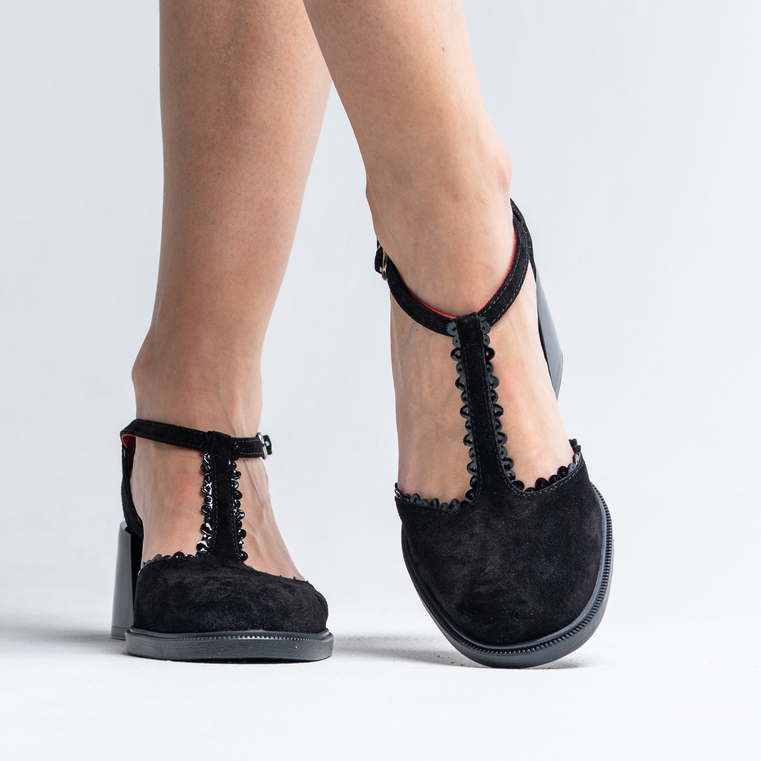 - Iris Black - 0002-19 - 