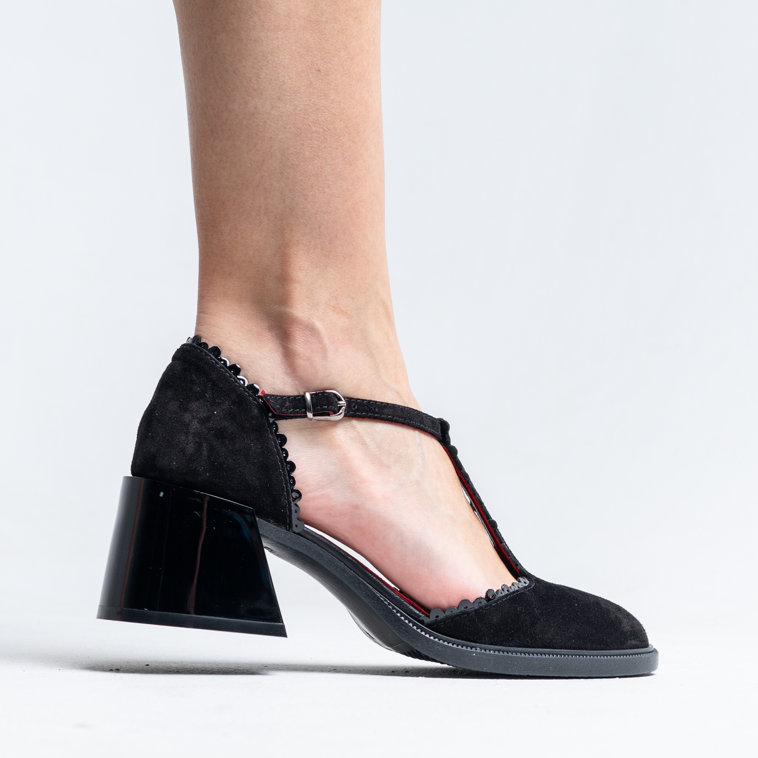 - Iris Black - 0002-19 - 