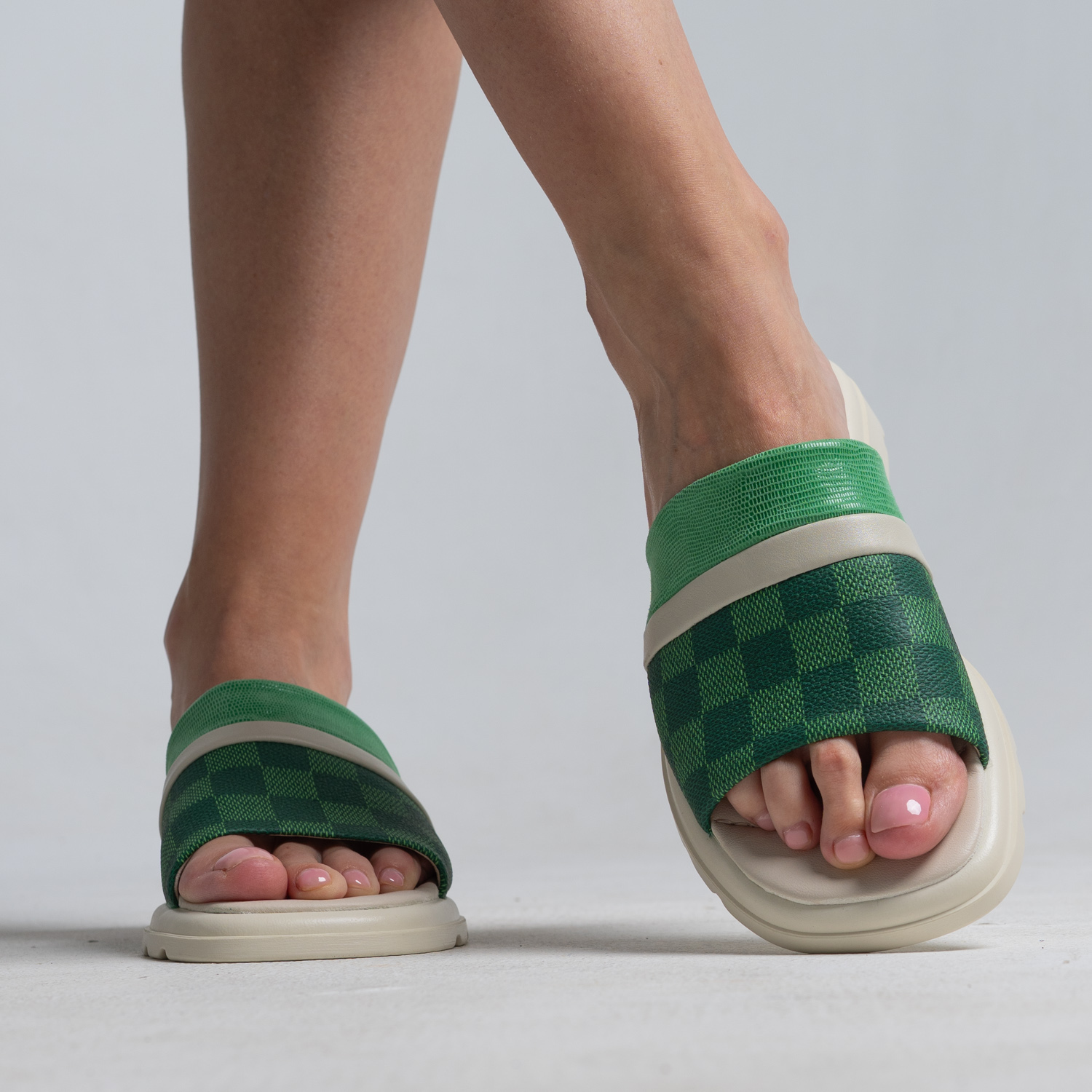 Papuci de designer - Eveloria 