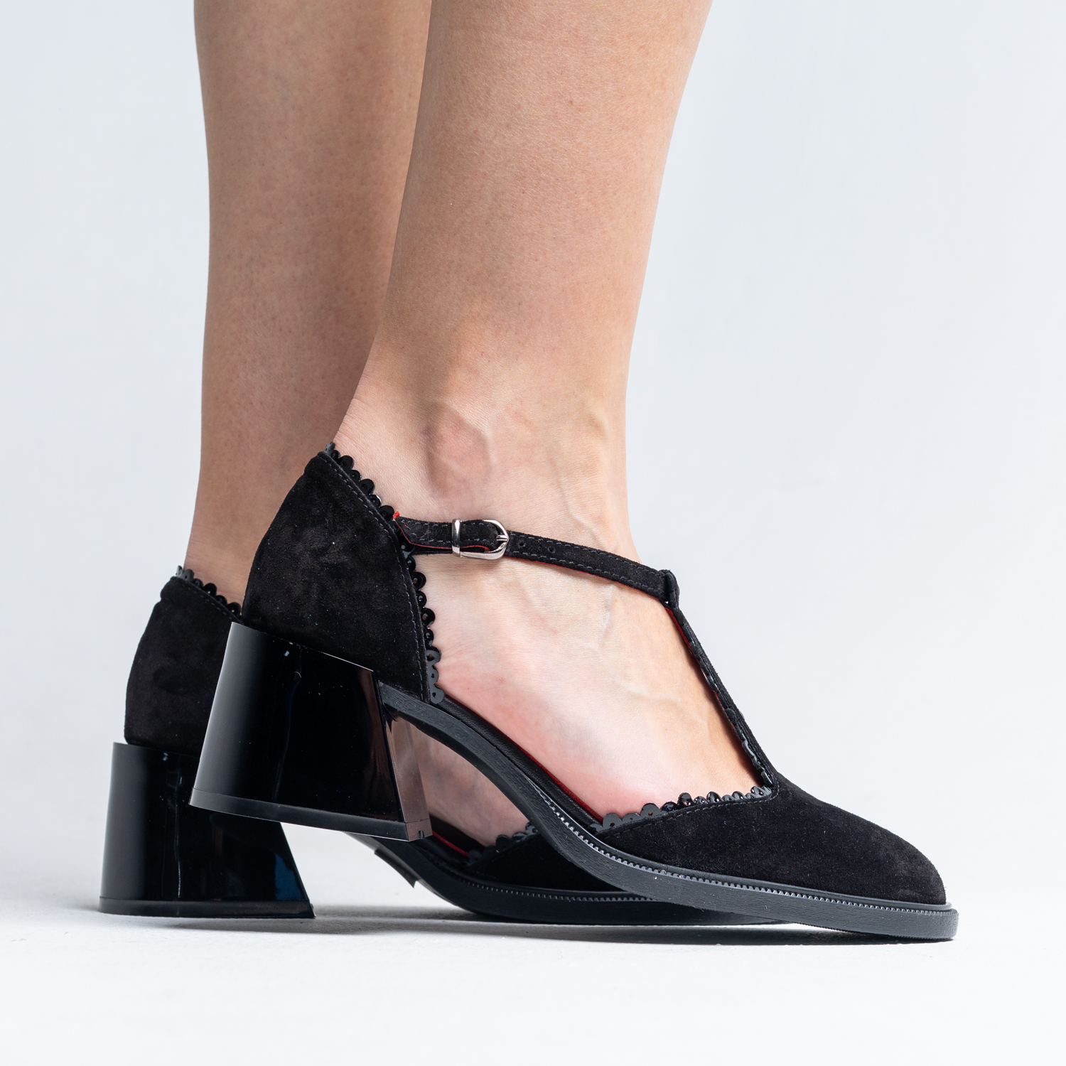 - Iris Black - 0002-19 - 