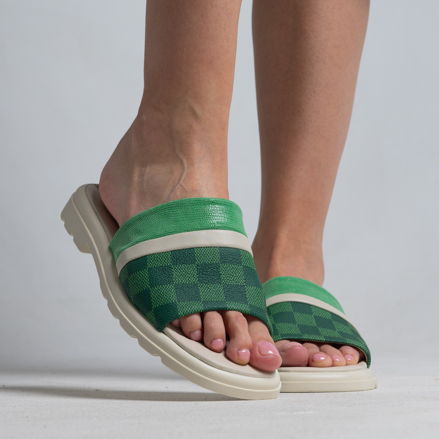 Papuci de designer - Eveloria 